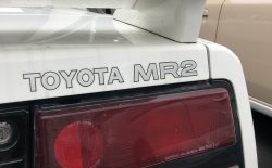 ＭＲ２ クオーターパネル修理