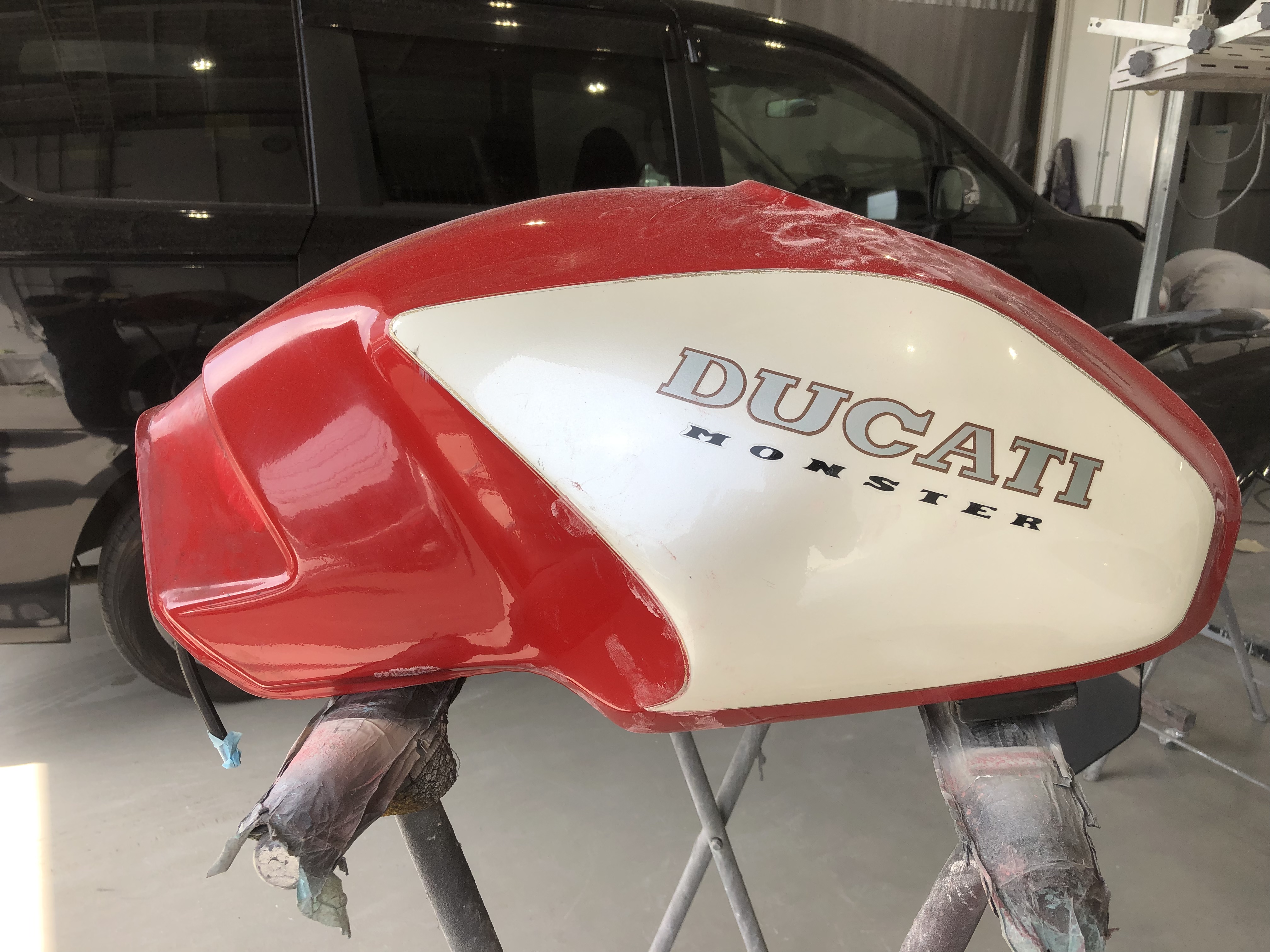 バイク用タンク 修理中 未塗装 F2C5E7CC-10CA-493B-A46A-