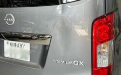 キャラバンのバックドア修理