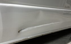 ハイエースのサイドバンの修理