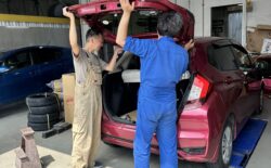 フィットのバックドア交換